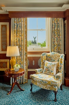 Suite (St James)