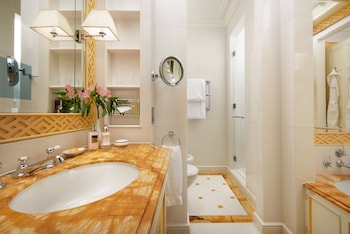Suite (Grosvenor)