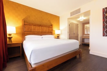 Suite, 1 King Bed (Junior Suite with Balcony and Firepla)