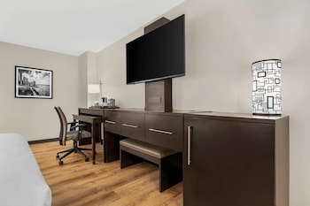 Room, 1 Queen Bed, Mobility Accessible, Non Smoking
