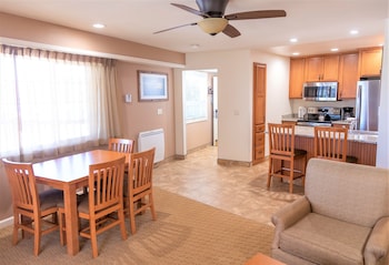 Deluxe Room, 1 Bedroom, Kitchen