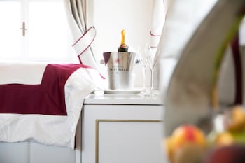 Romantic Duplex, 1 King Bed, City View, Tower