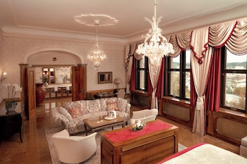 Royal Suite, 1 King Bed, Terrace, City View