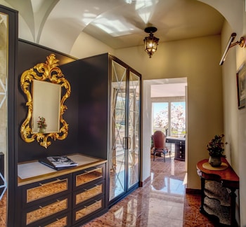 Exclusive Suite, 1 King Bed, Terrace, City View