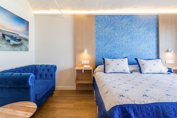 Deluxe Double Room, Terrace, Partial Sea View