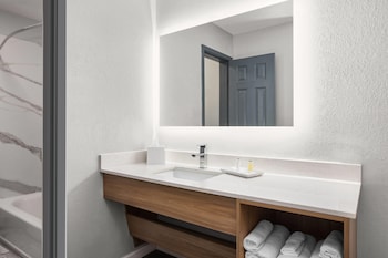 Suite, 2 Queen Beds, Non Smoking