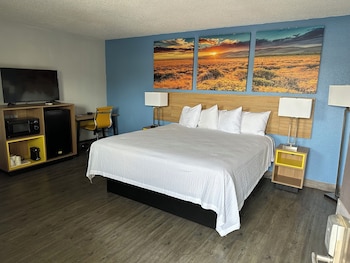 Room, 1 King Bed, Non Smoking