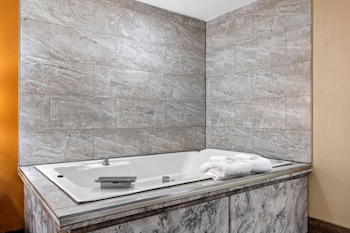 Studio Suite, 1 King Bed, Non Smoking, Jetted Tub