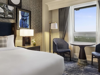 Fairmont King, Room, 1 King Bed, Mountain View