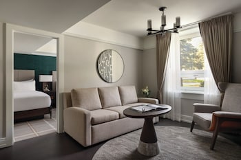 Suite, 2 Queen Beds (Gatehouse)