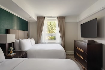 Suite, 2 Queen Beds (Gatehouse)