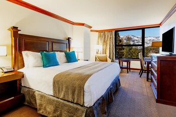 Deluxe Room, 1 King Bed, Valley View