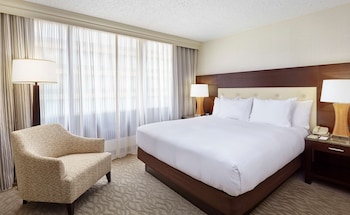 Modern One Bedroom Suite Balcony - 1 King Bed