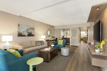 Suite, 1 King Bed with Sofa bed, Microwave, Poolside (Vita A La Piscina)