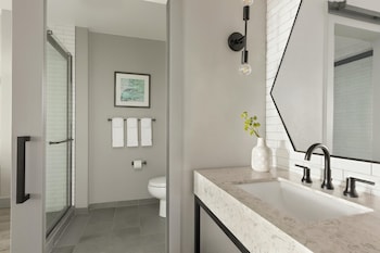 Room, 1 King Bed, Bathtub (Moderno Del Sur)