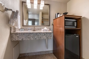 Standard Room, 2 Double Beds, Non Smoking, Refrigerator & Microwave