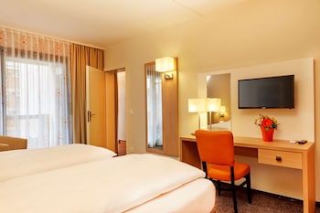 Superior Double Room, Partial Lake View