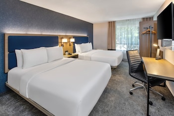 Standard Room, 2 Queen Beds, Non Smoking (Upper Floor)