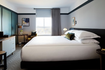 Premium Room, 1 King Bed (High Floor)