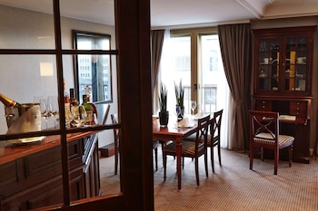 Executive Suite, 1 King Bed
