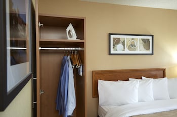 Standard Room, 2 Double Beds, Non Smoking, Ground Floor