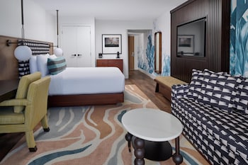 Club Room, 1 King Bed, Oceanfront
