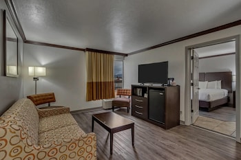 Suite, 1 King Bed, Non Smoking