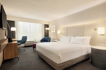 Standard Room, 1 Queen Bed, Accessible (Mobility, Roll-In Shower)