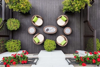 Suite, Terrace (Avenue Terrasse)