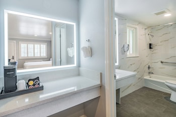 Basic Room, 2 Queen Beds