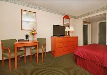 Standard Room, 1 Queen Bed, Non Smoking