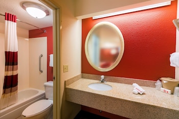 Deluxe Room, 1 King Bed (Smoke Free)