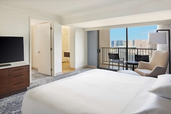 Suite, 1 Bedroom, Ocean View, Corner (1 King Bed, Tapa Collection Renovated)