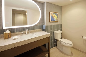 Room, 2 Queen Beds, Accessible, Ocean View (Roll-In Shower)