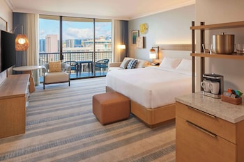 Room, 1 King Bed, Lagoon View (Rainbow Tower, Renovated)