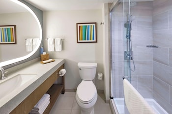 Room, 1 King Bed (Rainbow Tower, Renovated)
