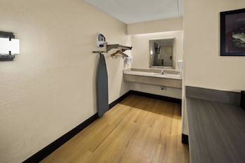 Superior Room, 1 King Bed (Smoke Free)