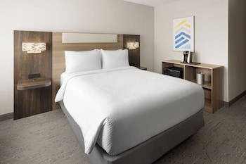 Standard Room, 1 Queen Bed, Accessible (Communications, Accessible Tub)
