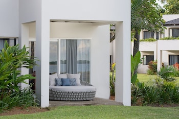 Room, 2 Double Beds (Ocean Front)
