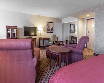 Suite, 1 King Bed, Non Smoking