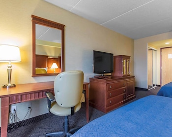 Standard Room, 2 Queen Beds, Non Smoking