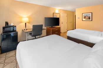 Standard 2 double beds Non-Smoking Ground floor