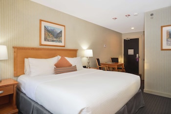 Deluxe Room, 1 King Bed