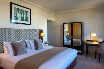 Executive Room, 1 King Bed with Sofa bed (Executive King Room)