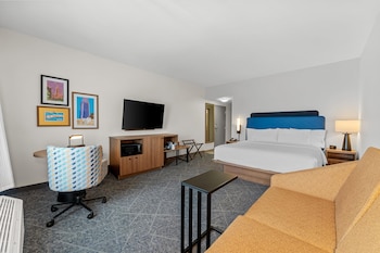 Room, 1 King Bed, Refrigerator & Microwave