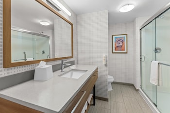 Room, 1 King Bed, Refrigerator & Microwave