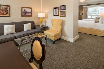 Executive Double Queen Suite