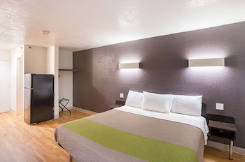 Standard Room, 1 King Bed, Mobility Accessible, Non Smoking
