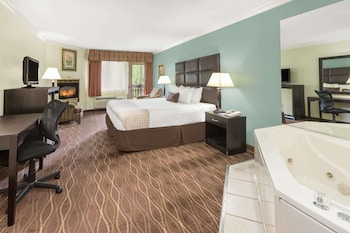 Room, 1 King Bed, Non Smoking, Hot Tub