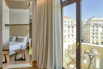 Premium Triple Room, Partial Sea View